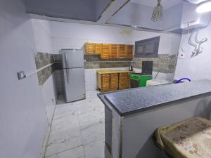 Kuchyň nebo kuchyňský kout v ubytování قرية النورس