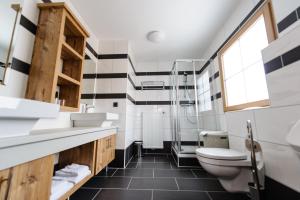 A bathroom at Ferienpark Gaal