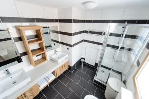 A bathroom at Ferienpark Gaal