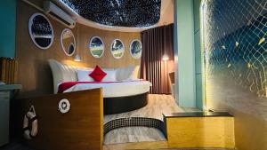 Ένα ή περισσότερα κρεβάτια σε δωμάτιο στο Tân Bình Hotel