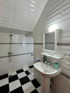 Koupelna v ubytování AjaReef Imsouane Surf House