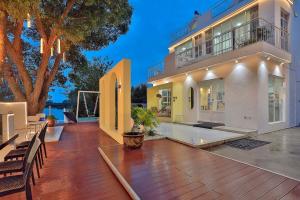 La alberca dentro o cerca de Shanghai Yinshu Courtyard Garden Hotel (Shanghai International Tourism Resort Jielong Village Branch) 72 fotos más