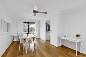 Φωτογραφία από το άλμπουμ του 4Bedroom Peaceful Springfield Home σε Goodna