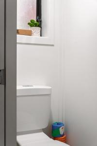 Φωτογραφία από το άλμπουμ του Beachfront Studio Steps to the Sand σε Gisborne +12 φωτογραφίες