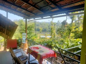 Aed väljaspool majutusasutust HIDEEN VALLERY RIVERSIDE HOMESTAY A Unit Of EPIC Holidays