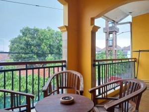 Μπαλκόνι ή βεράντα στο Cendana Loekito Homestay Mandala Krida RedPartner