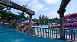 Bazén v ubytování IU Hotels·Nanning Zoo Metro Station RT-Mart nebo v jeho okolí