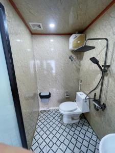 Ένα μπάνιο στο Homestay26 +12 φωτογραφίες