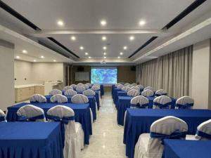 Konferenční prostory v ubytování Echarm Hotel Yingshang High-speed Railway Station Wuzhou Wanhui Plaza