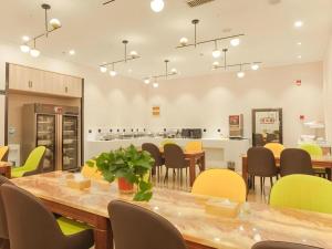 Restaurace v ubytování Green Tree Inn Express Hefei Yungu Road Linhu Community