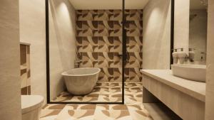 Phòng tắm tại Enrise By Sayaji Bareilly