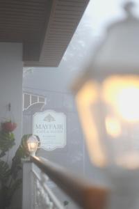 Certifikát, hodnocení, plakát nebo jiný dokument vystavený v ubytování Mayfair Suites