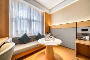 Η κουζίνα ή μικρή κουζίνα στο JI Hotel Shanghai Fengxian Situan Powerlong Plaza