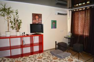 TV a/nebo společenská místnost v ubytování Sweetdream Hostel