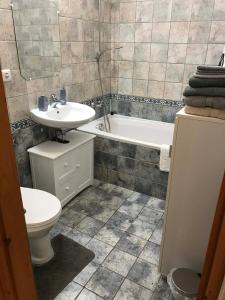 Ένα μπάνιο στο Kincs apartman