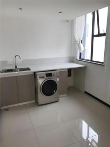 Η κουζίνα ή μικρή κουζίνα στο Echarm Hotel Wuhan Plaza Wansongyuan