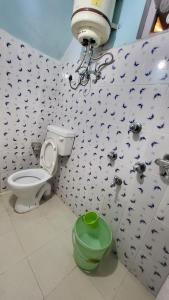 Koupelna v ubytování SAI Guest House at Gangtok Taxi Stand