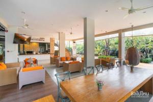 Posezení v ubytování Lumphawa Amphawa Resort