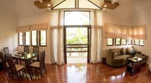 Posezení v ubytování Baan Suan Nuan Ta