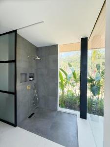 Ένα μπάνιο στο Baliwood - Ocean View Lovina