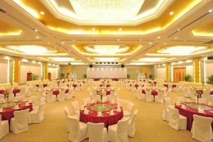 Restaurace v ubytování Ocean Spring Metropark Hotel Zhuhai + 263 fotografií