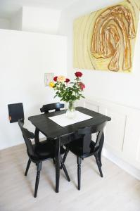 Zdjęcie z galerii obiektu Ferienhaus BLACK & WHITE w mieście Bromberg