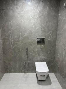 Ένα μπάνιο στο Shree Vishwanath Retreat Premium And Deluxe Rooms