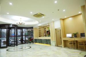 Vstupní hala nebo recepce v ubytování Vatica Hangzhou Linan Qianwang Street Hotel