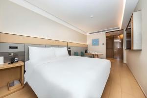 Η κουζίνα ή μικρή κουζίνα στο JI Hotel Shanghai Xietu East Road