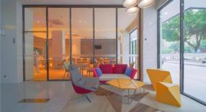 Posezení v ubytování Borrman Hotel Zhaoqing Sihui Tianguangxu Jade City