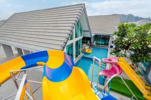 Herní místnost nebo prostor pro děti v ubytování Tripple P Pool Villa ชะอำ