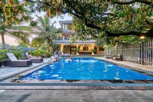 Bazén v ubytování SaffronStays Kailasa nebo v jeho okolí