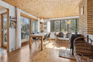 Istumisnurk majutusasutuses Cozy Holiday Home Near Beach And Town Life +10 fotot