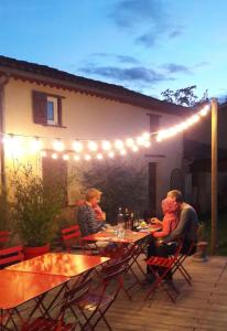 Imagen de la galería de Logis Hotel Restaurant LA BARGUILLERE, en Saint-Pierre-de-Rivière