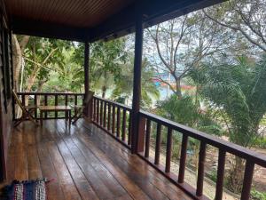 Galeriebild der Unterkunft Roomy Bungalows in Phumĭ Kâoh Rŏng