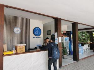 Επισκέπτες που μένουν στο Deejai hotel