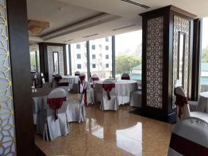 Un restaurant sau alt loc unde se poate mânca la Summer Hotel