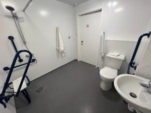 Et badeværelse på South Downs Hostel Eastbourne + 20 billeder