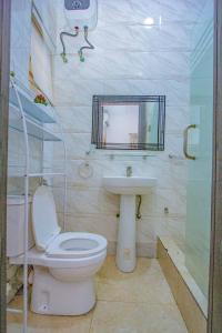 Phòng tắm tại Luxury Private Master 1 bedroom In a shared 4 bedroom duplex