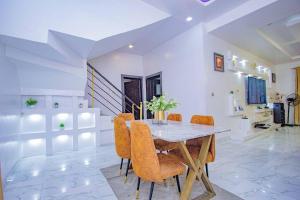 Nhà bếp/bếp nhỏ tại Luxury Private Master 1 bedroom In a shared 4 bedroom duplex