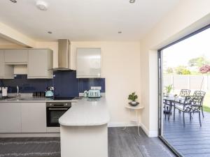 Η κουζίνα ή μικρή κουζίνα στο Glan Aber