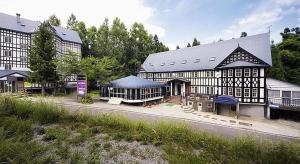 Budova, kde se hotel nachází + 32 fotografií