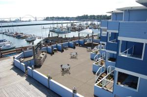 En balkon eller terrasse på The Landing at Newport Condominium Hotel