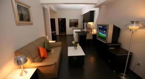 Η κουζίνα ή μικρή κουζίνα στο Ritz Garden Hotel