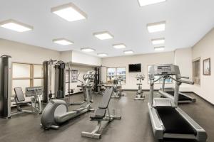 Spordikeskus ja/või sportimisvõimalused majutusasutuses Ramada by Wyndham Olds