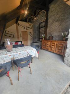 Posezení v ubytování Le hameau du Maissubert