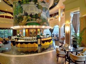 Restaurace v ubytování Haikou Conifer Garden Hotel