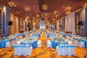 Restaurace v ubytování The Long Red Hotel Daye Huangshi