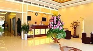 Vstupní hala nebo recepce v ubytování GreenTree Inn Rizhao Train Station