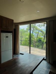 Kuchyň nebo kuchyňský kout v ubytování DeBay Retreat - Little Đà Lạt Chill Villa